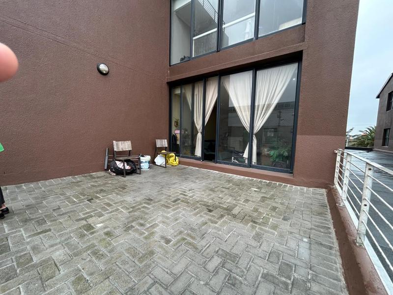 1 Bedroom Property for Sale in Woodstock Western Cape